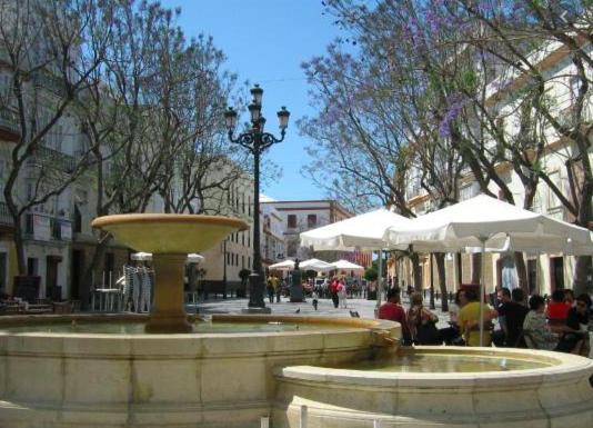 Bonito Apartamento Junto Al Gran Teatro Falla Cádiz Exteriör bild